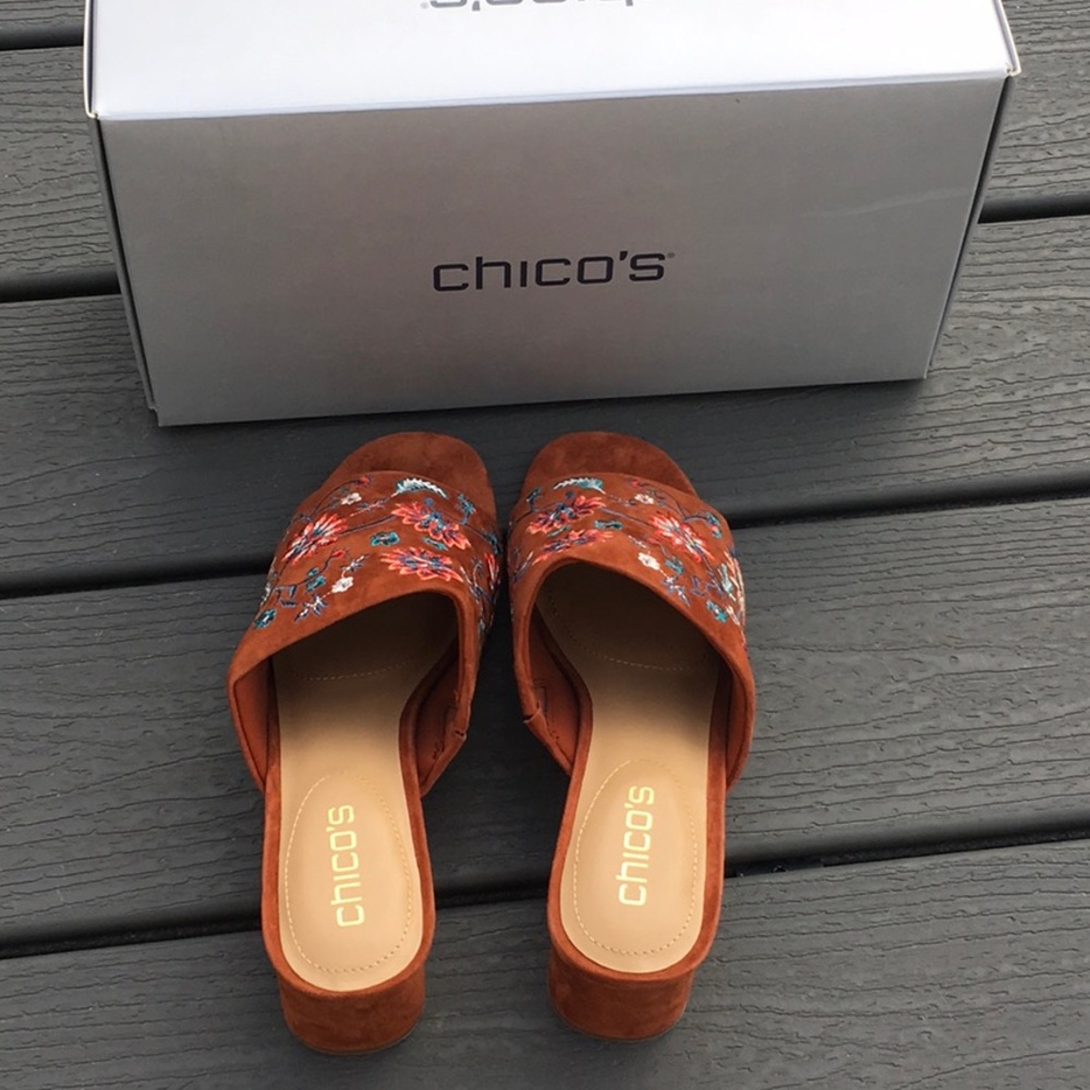 NIB Chico’s Floral Embroidered Suede Slides Size 9 - Picture 6 of 11